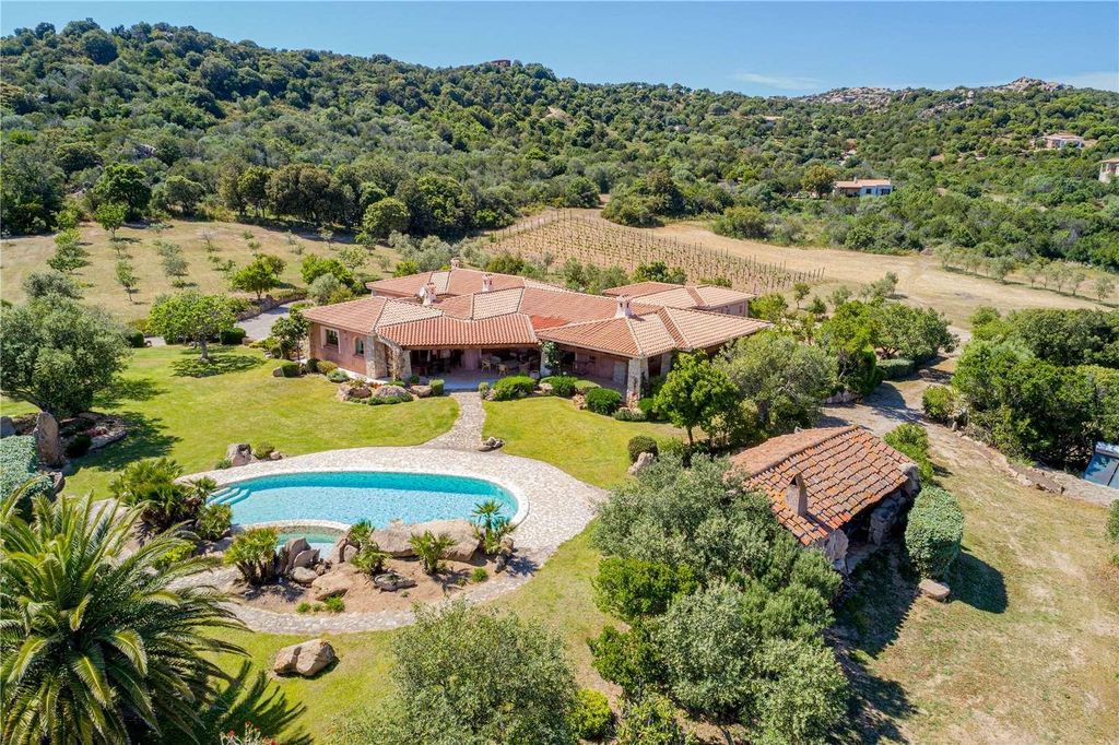Prestigiosa villa di 350 mq in vendita Porto Cervo, Italia