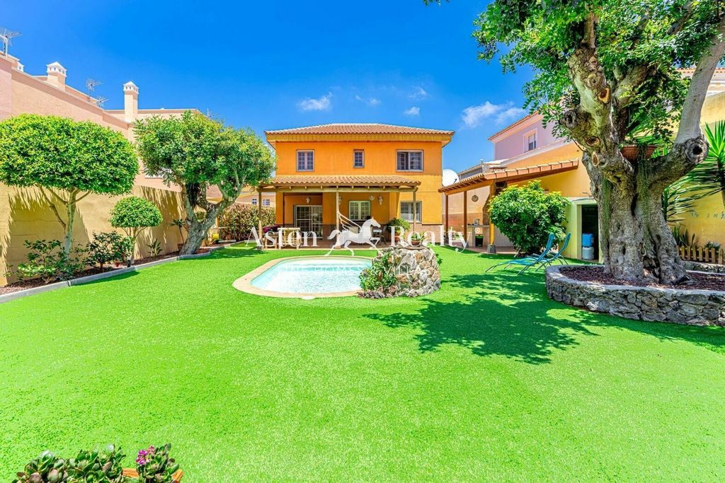 Villa / Chalet en venta Adeje, España - 130313432 - LuxuryEstate.com