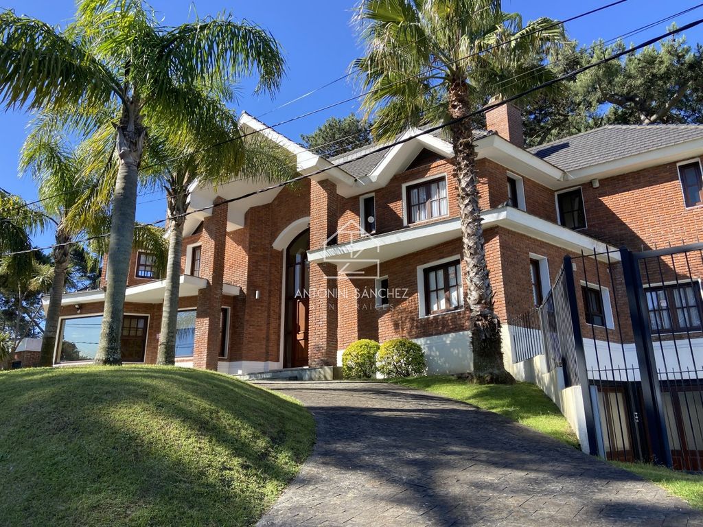 Особняк 471 м2 в продажа Punta del Este, Уругвай