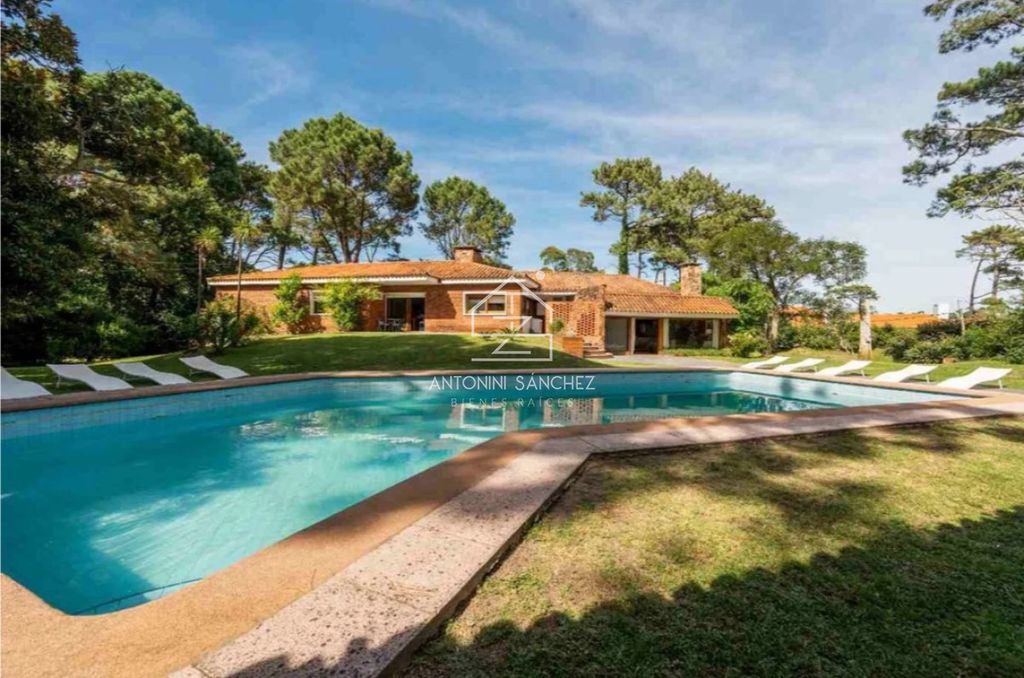 Эксклюзивный Особняк 607 м2 в продажа Punta del Este, Departamento de Maldonado