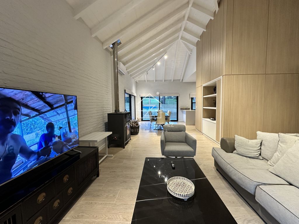 Престижный Особняк 201 м2 в продажа Punta Ballena, Departamento de Maldonado
