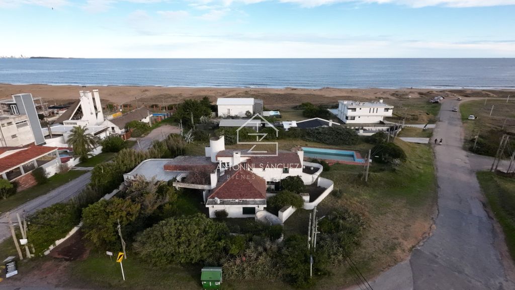 Эксклюзивный Особняк 306 м2 в продажа Las Grutas, Punta Ballena, Departamento de Maldonado