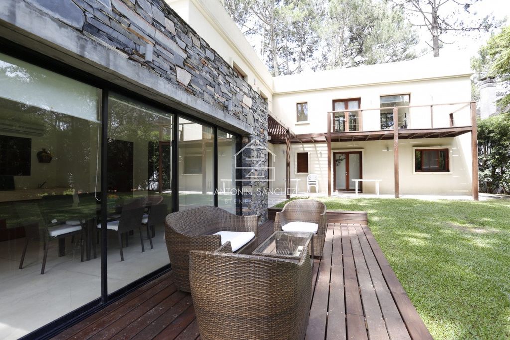 Эксклюзивный Особняк 180 м2 в продажа Punta Ballena, Уругвай