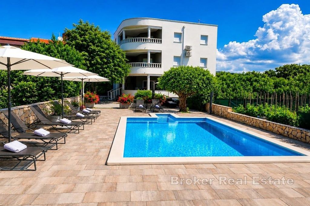 Вилла 480 м2 в продажа Rogoznica, Хорватия