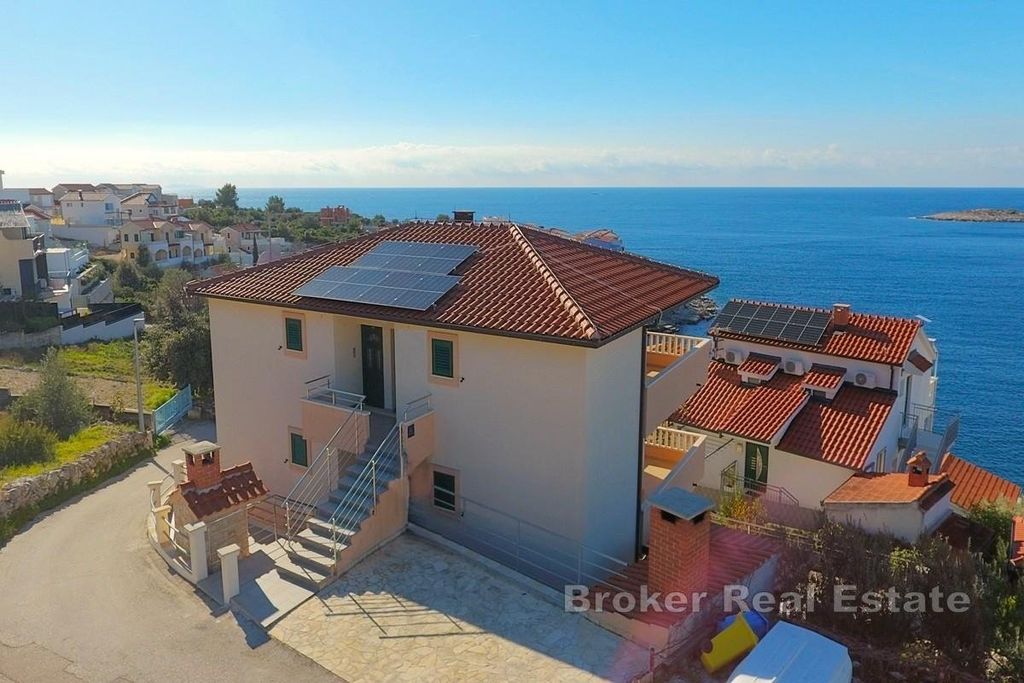 Престижная вилла 340 в продажа, Rogoznica, Sibenik-Knin