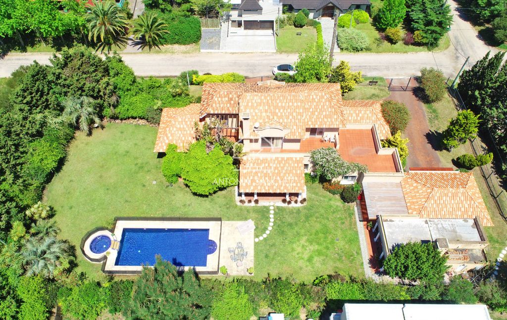 Особняк в продажа Punta del Este, Уругвай