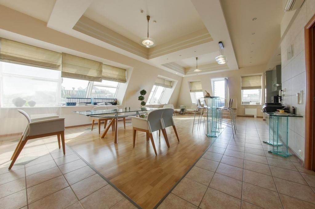 3 room luxury Flat for sale in СанктПетербург, Центральный район