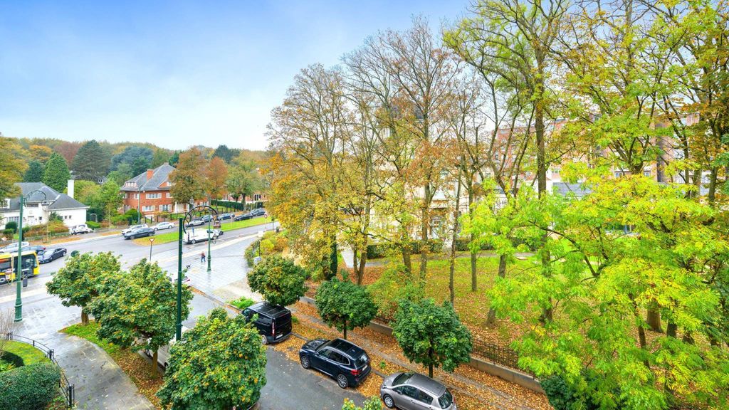 Престижная квартрира 140 м2 в продажа Ixelles, Бельгия
