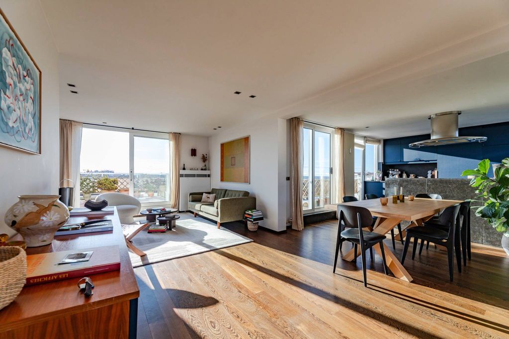 Престижный пентхаус 109 м2 в продажа Ixelles, Bruxelles-Capitale