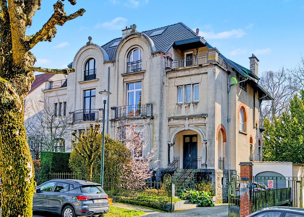 Эксклюзивная вилла 250 м2 в продажа Uccle, Бельгия