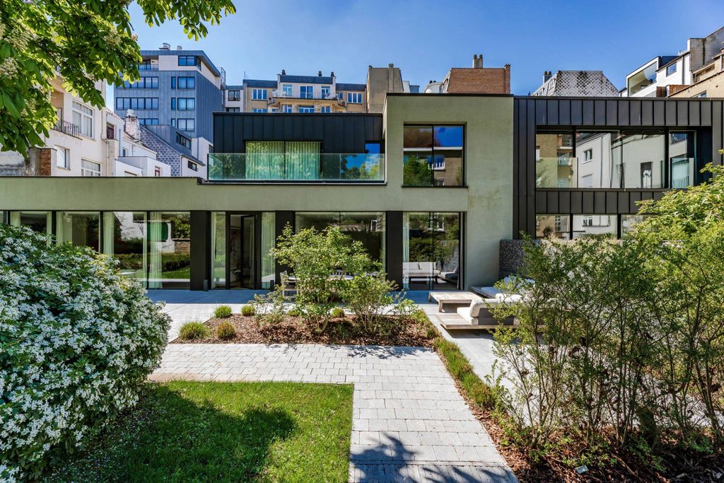 Престижная квартрира 323 м2 в продажа Ixelles, Bruxelles-Capitale