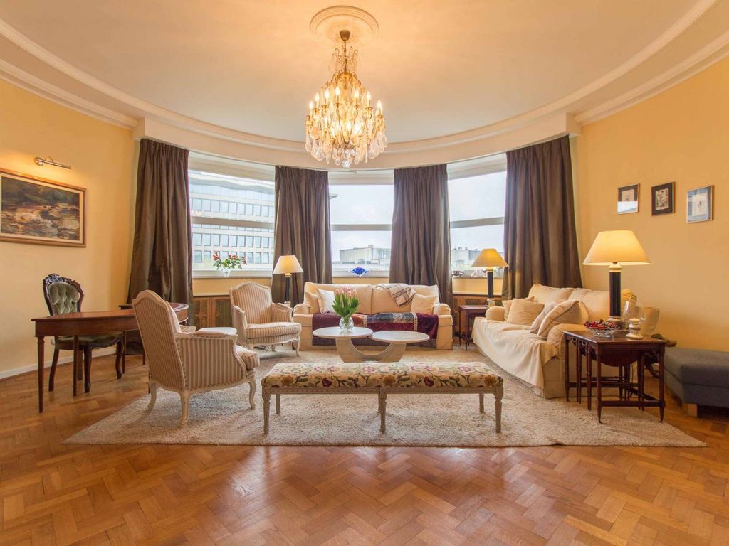 Престижная квартира 300 м2 в продажа Ixelles, Bruxelles-Capitale
