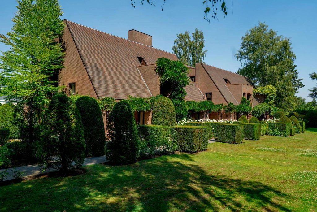 Вилла 1173 м2 в продажа Uccle, Bruxelles-Capitale