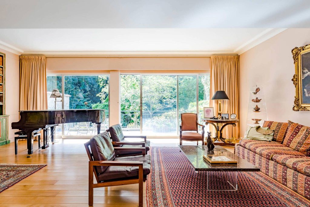 Роскошный дом 600 м2 в продажа Ixelles, Бельгия