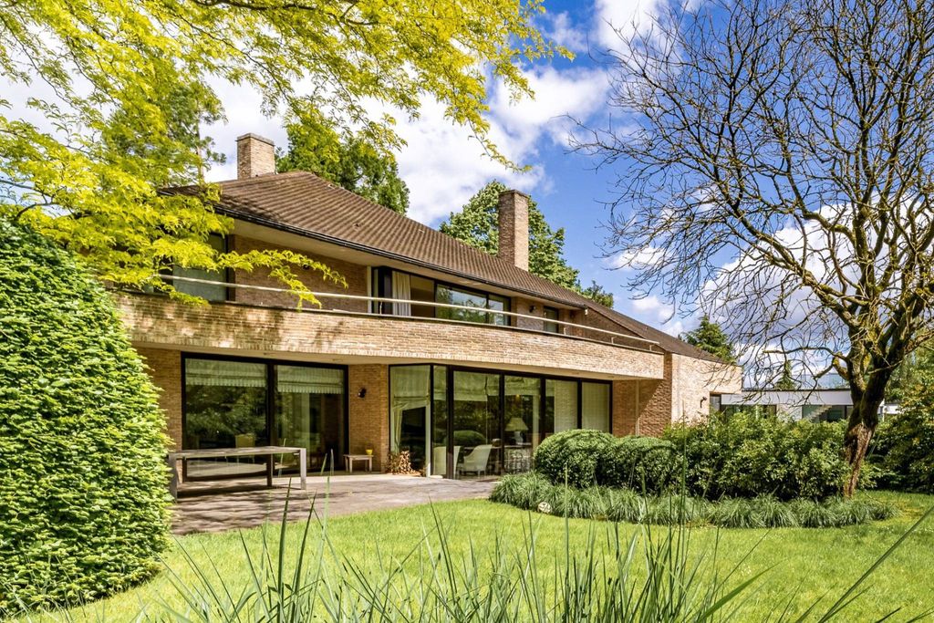 Эксклюзивная вилла 550 м2 в продажа Uccle, Бельгия