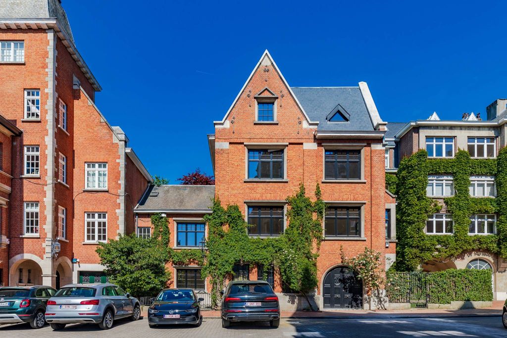 Роскошный дом 390 м2 в продажа Ixelles, Бельгия
