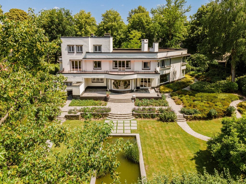 Эксклюзивная вилла 791 м2 в продажа Uccle, Бельгия