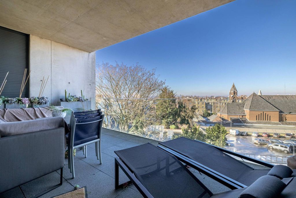 Престижная квартрира 200 м2 в продажа Uccle, Бельгия