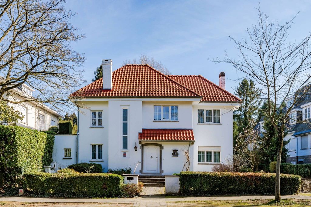 Престижная вилла 170 в продажа, Uccle, Бельгия