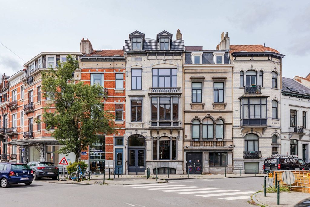 Элитный дом 694 м2 в продажа Ixelles, Bruxelles-Capitale