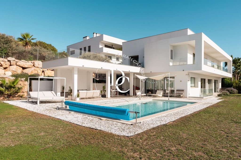 6 room luxury House for sale in Sitges, Catalonia 129481913