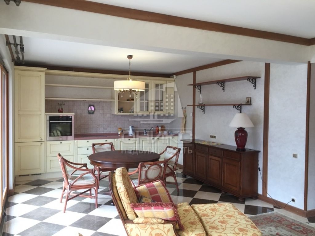 Luxury House for sale in Защитников Кавказа, Sochi, Krasnodarskiy Kray