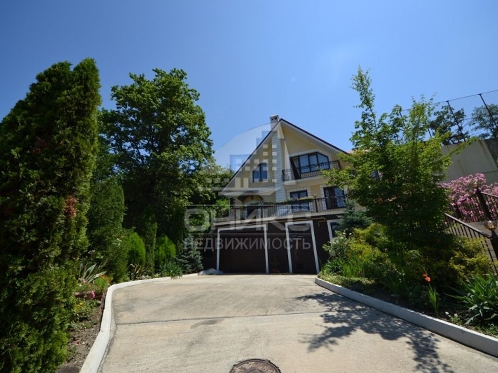 Luxury House for sale in Яна Фабрициуса, Sochi, Krasnodarskiy Kray