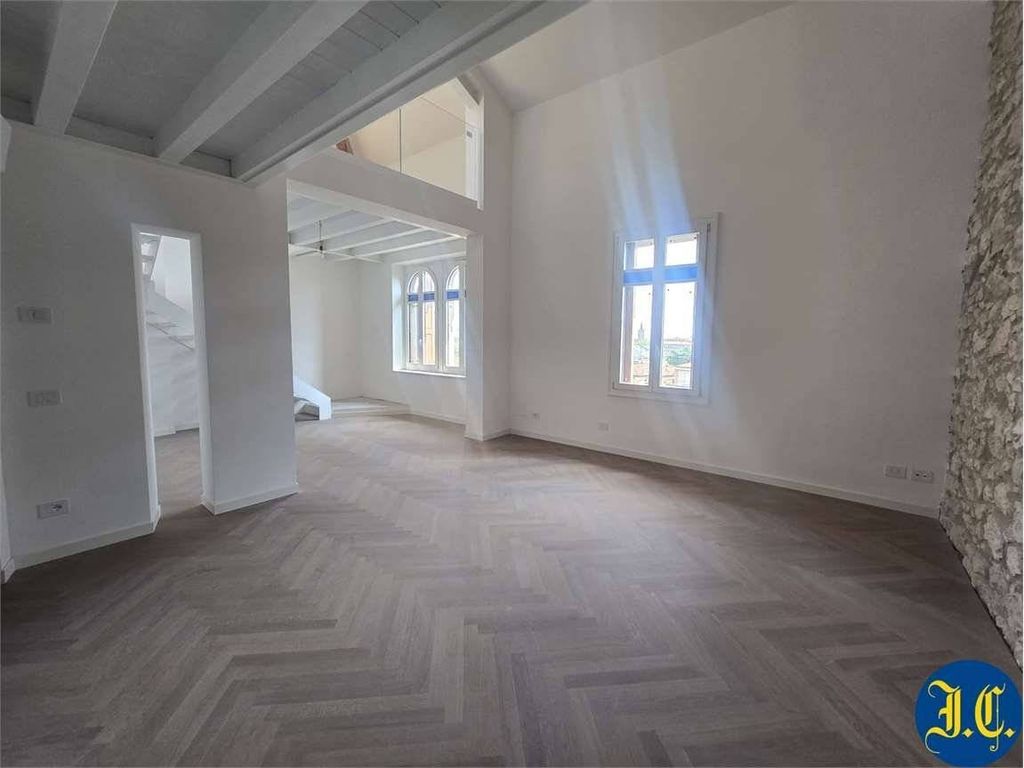 3 bedroom luxury Flat for sale in via Sirtori, Verona, Provincia di Verona, Veneto
