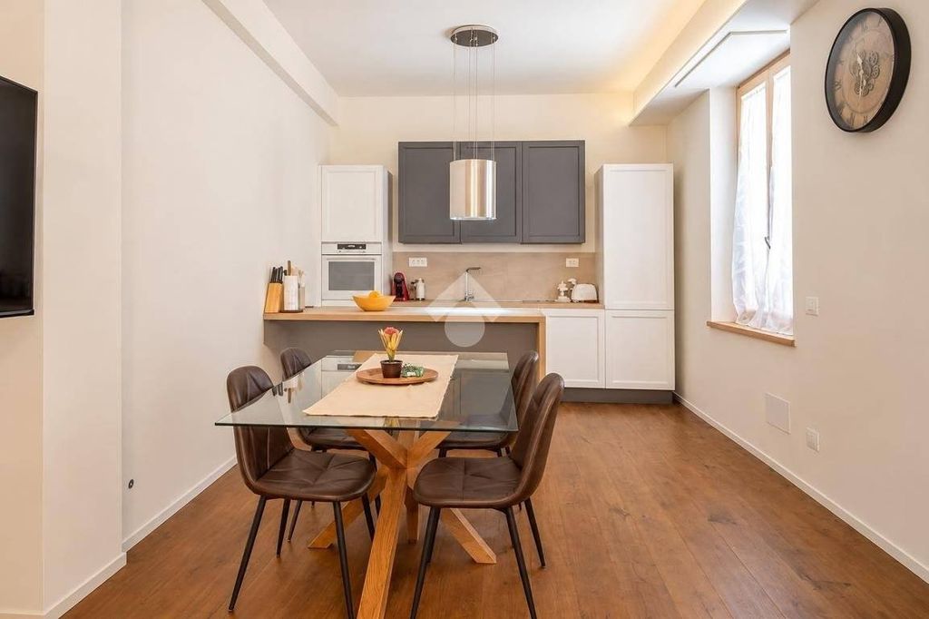 4 room luxury Apartment for sale in Vicolo Brusco, Verona, Provincia di Verona, Veneto