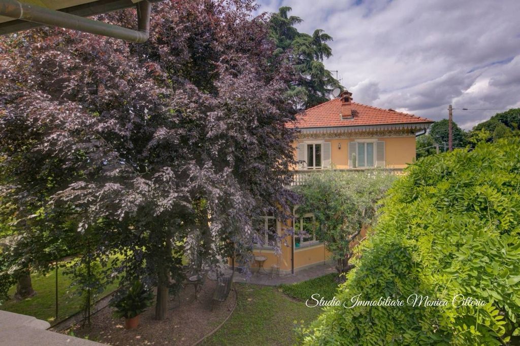Casă, 378 m²