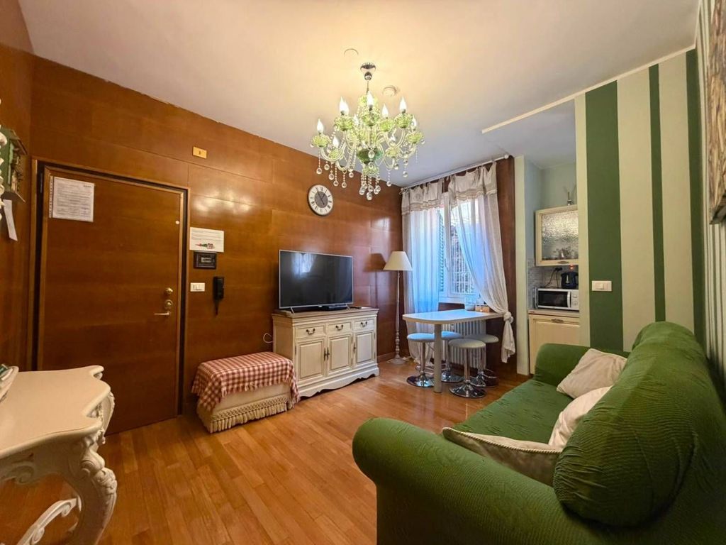 3 room luxury Flat for sale in Via Pescherie Vecchie, 8, Bologna, Emilia-Romagna