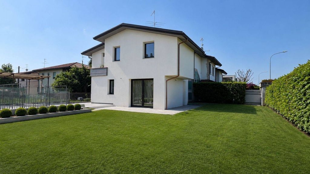 Casa, 240 m²