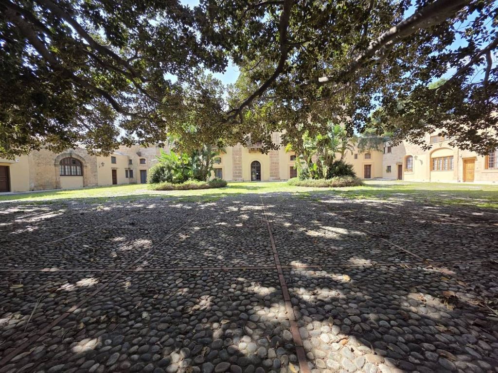 5 room luxury Villa for sale in Via Enrico Calandra, 9, Palermo, Sicily