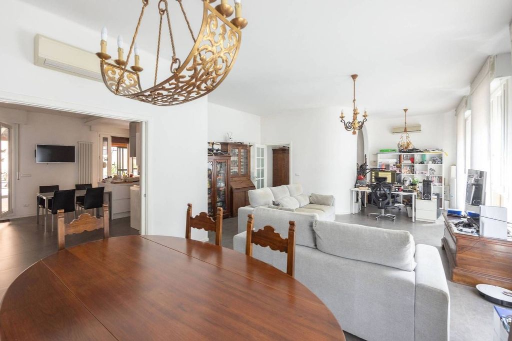 Luxury Flat for sale in Porta San Felice, Bologna, Emilia-Romagna