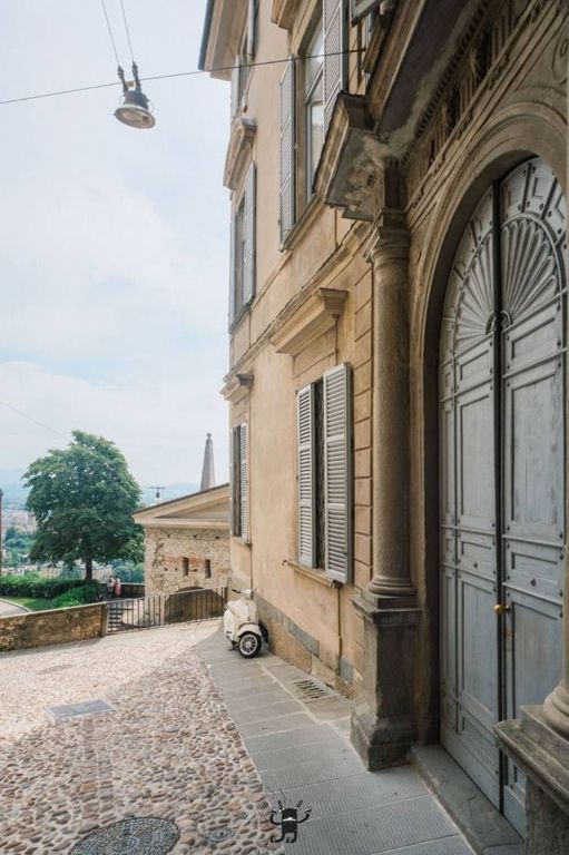 3-bed apartment, 332 m²