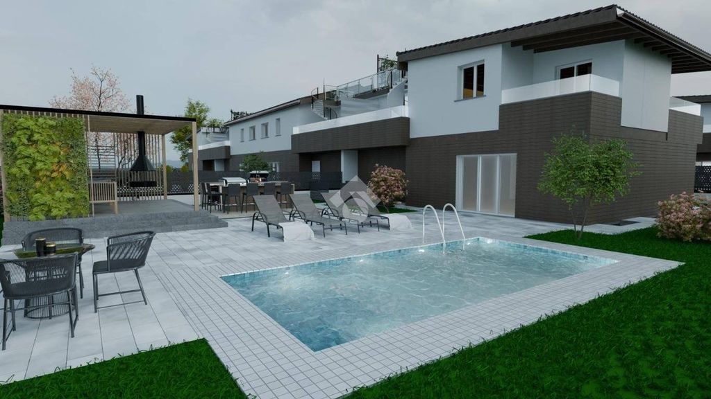 Casă, 267 m²