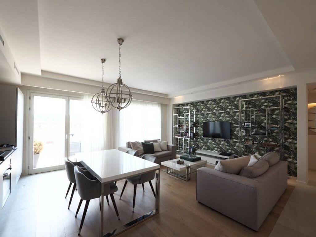 Visual Reference: 3 Room Luxury Penthouse For Sale In Via Fra Giovanni