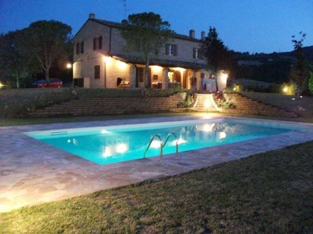 Ev, 675 m²