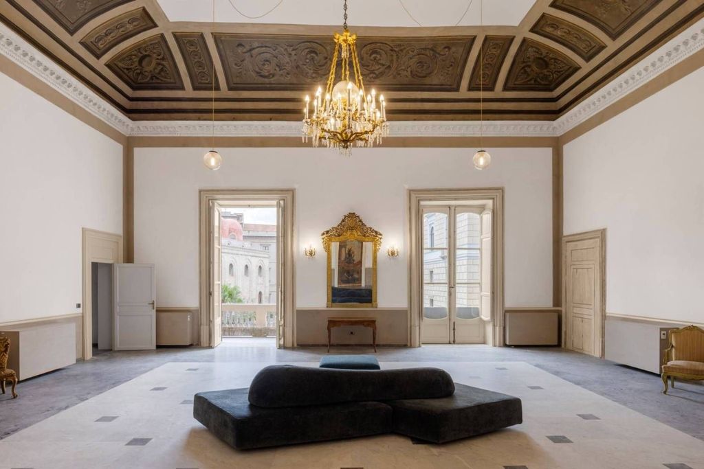 2 bedroom luxury Apartment for sale in Piazza Vincenzo Bellini, 5, Palermo, Sicily