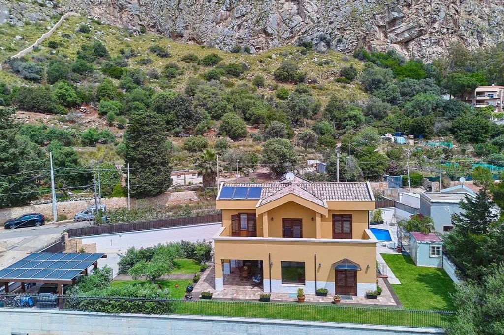 5 bedroom luxury Villa for sale in Via Menelao, 12A, Palermo, Sicily