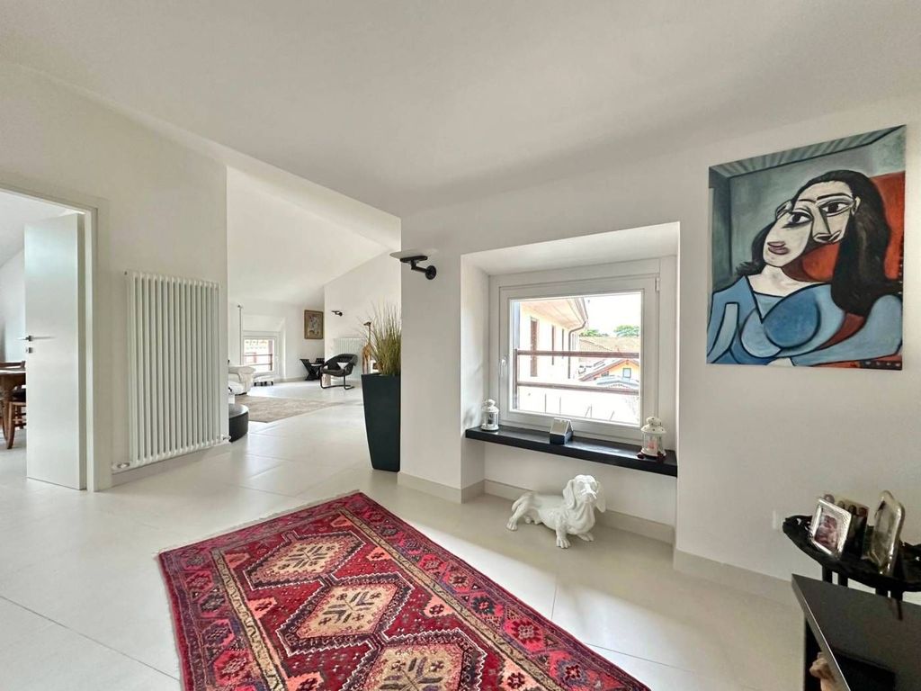 豪宅 104 平方米 卖 Viale Roma, Riva del Garda, Provincia autonoma di Trento