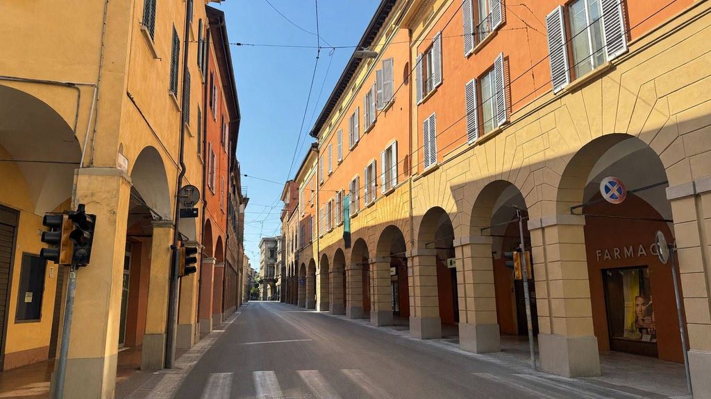 Luxury Apartment for sale in Via Santo Stefano, 38, Bologna, Emilia-Romagna