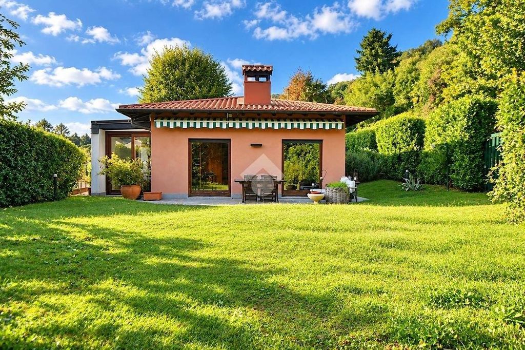 Casă, 490 m²