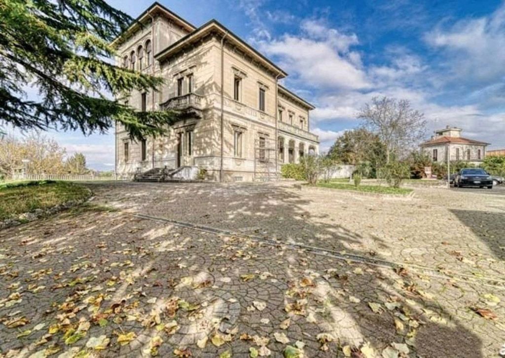 Casă, 728 m²