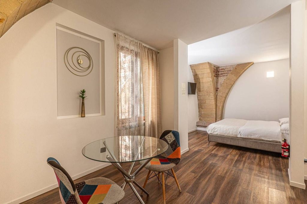 2 room luxury Apartment for sale in Volto Mercato Vecchio, Verona, Provincia di Verona, Veneto