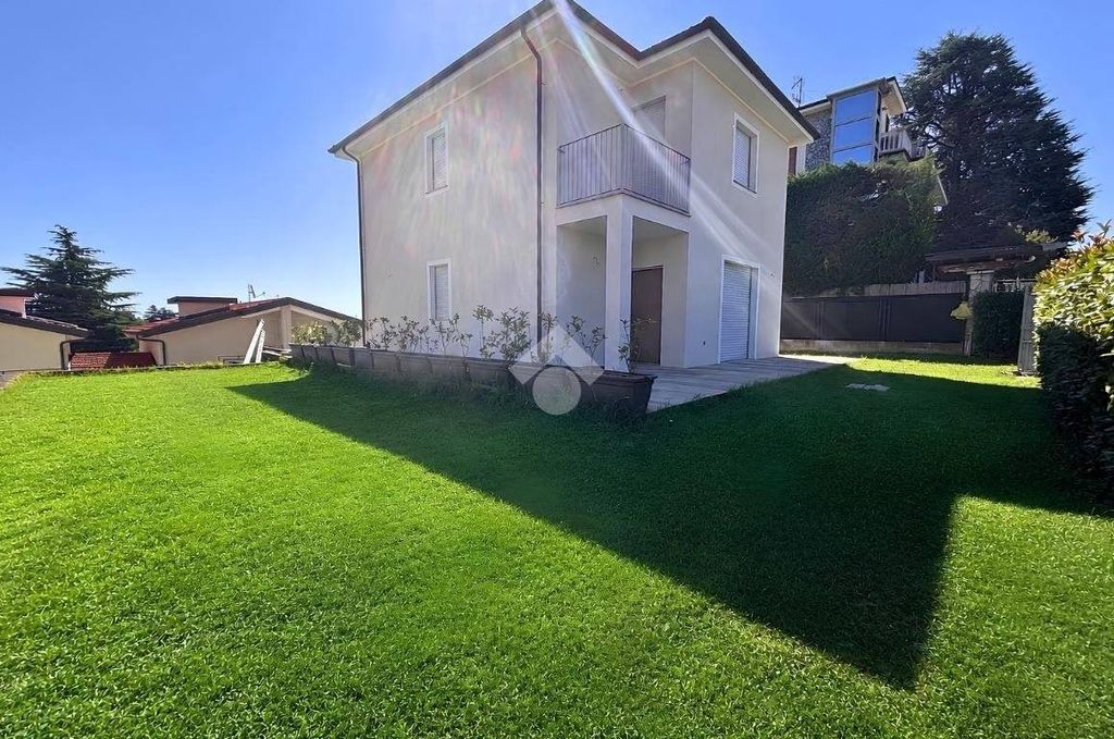 5 room luxury Villa for sale in Via Umberto I°, 1, Pecetto, Piedmont