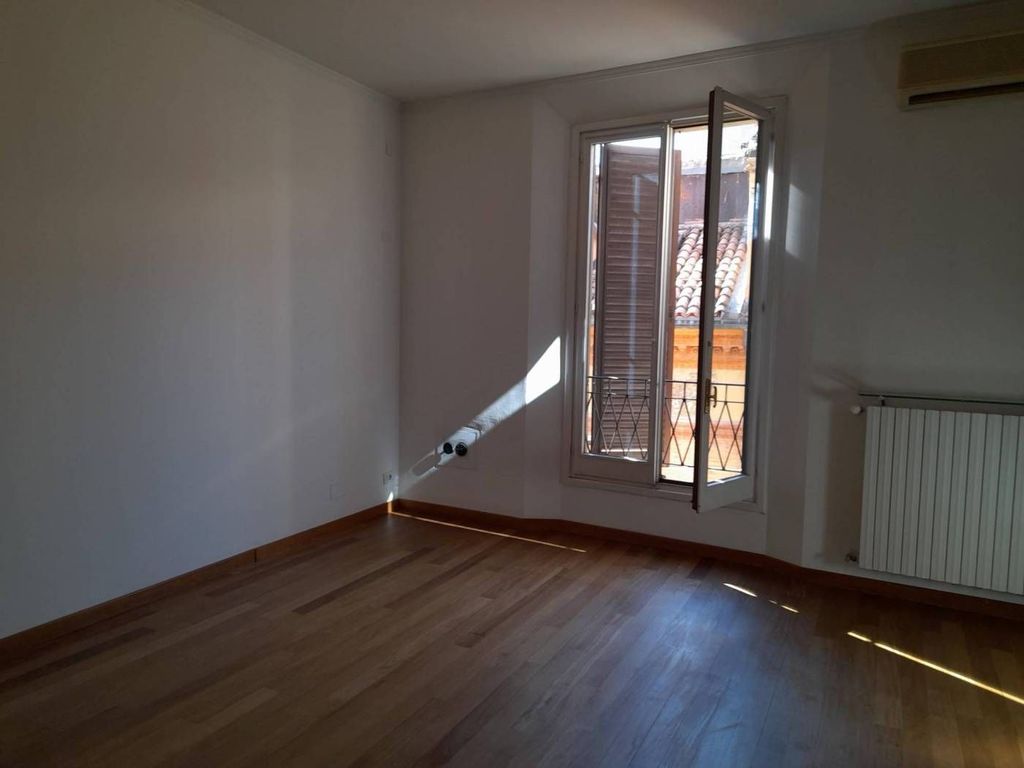 3 room luxury Flat for sale in Giardino di Piazza Cavour, Bologna, Emilia-Romagna