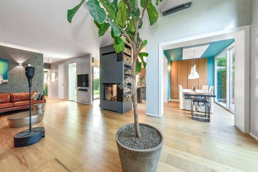 Woning, 225 m²
