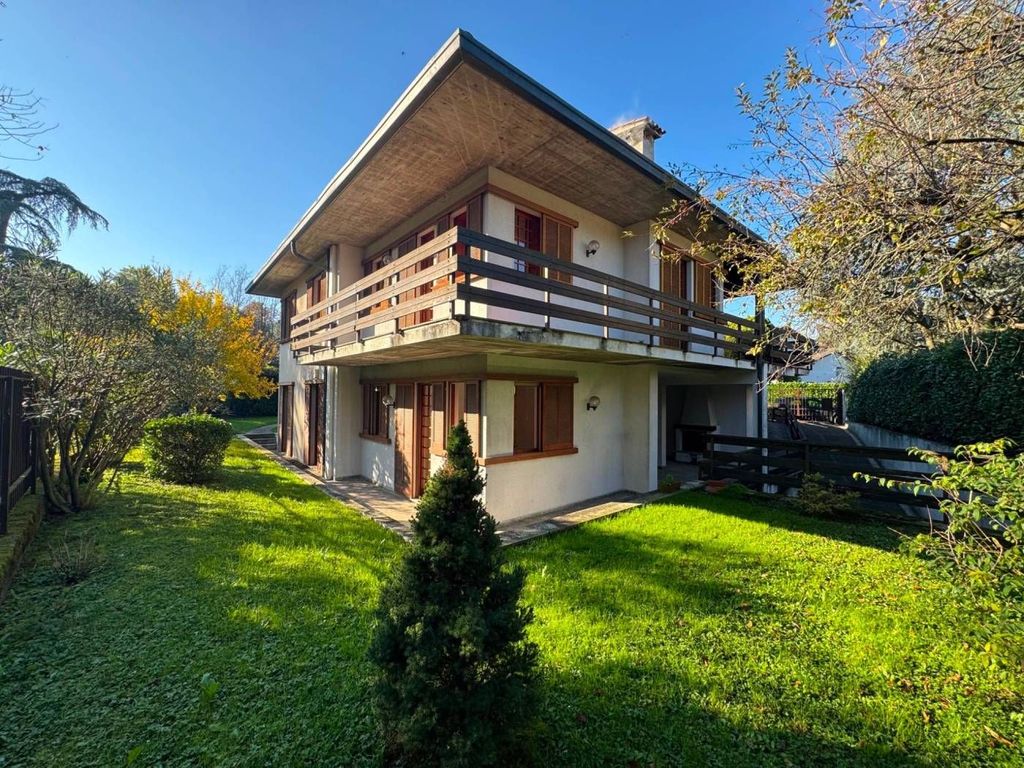 Kuća, 401 m²