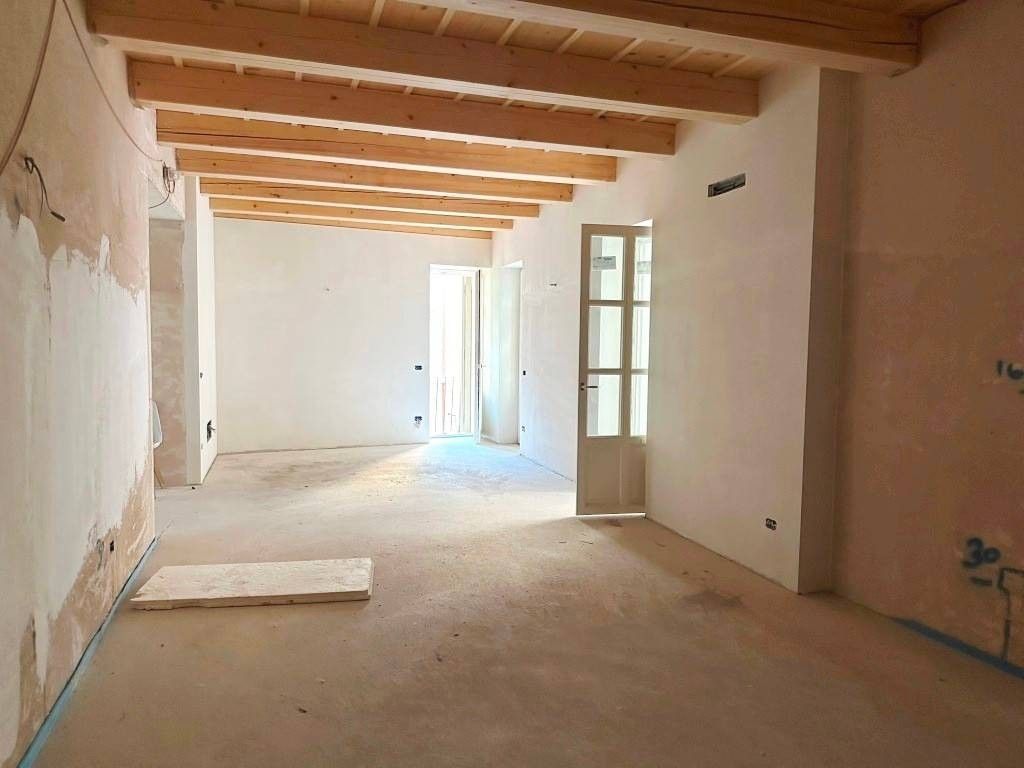 5 room luxury Apartment for sale in Via San Pietro Incarnario, Verona, Veneto